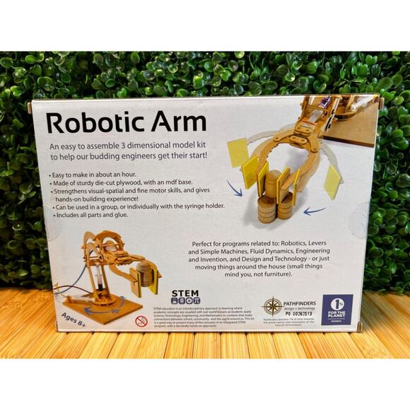 Hydraulic Robotic Arm Model Kit - Build-It-Yourself STEM Activity - Pathfinders - Picture 10 of 10